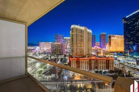 Mgm Signature-15-717 F1 Track & Strip View Balcony Las Vegas Exterior photo